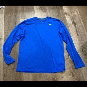 Nike dri fit long sleeve shirt size medium